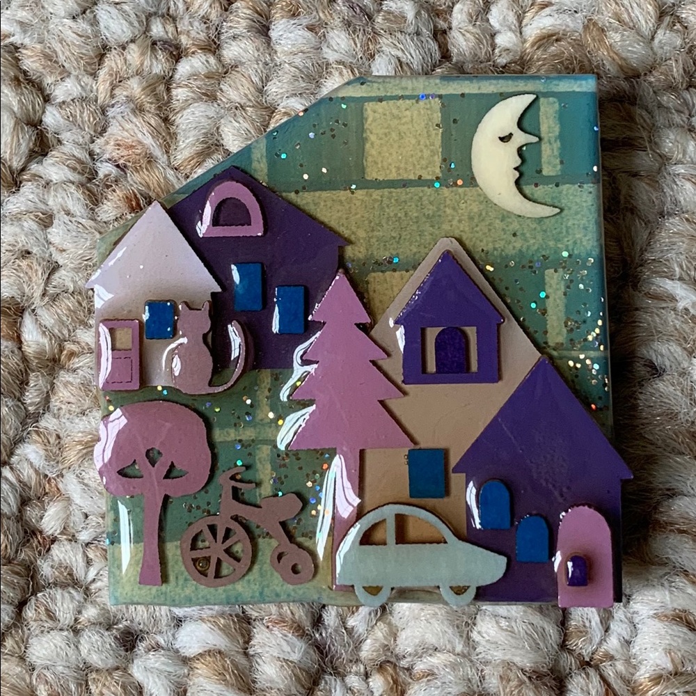House Pin by Lucinda